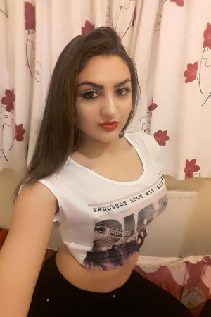 Escort girl Мадина