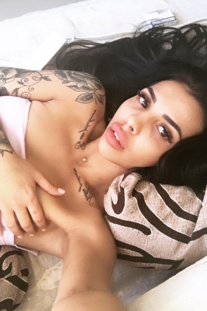 Escort girl Ксения на фото яяя