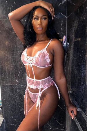 Escort girl Victoria